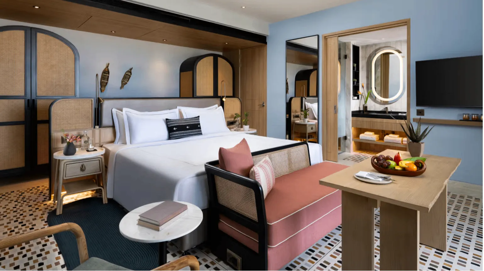 Deluxe Sea View Room King Bed with Balcony